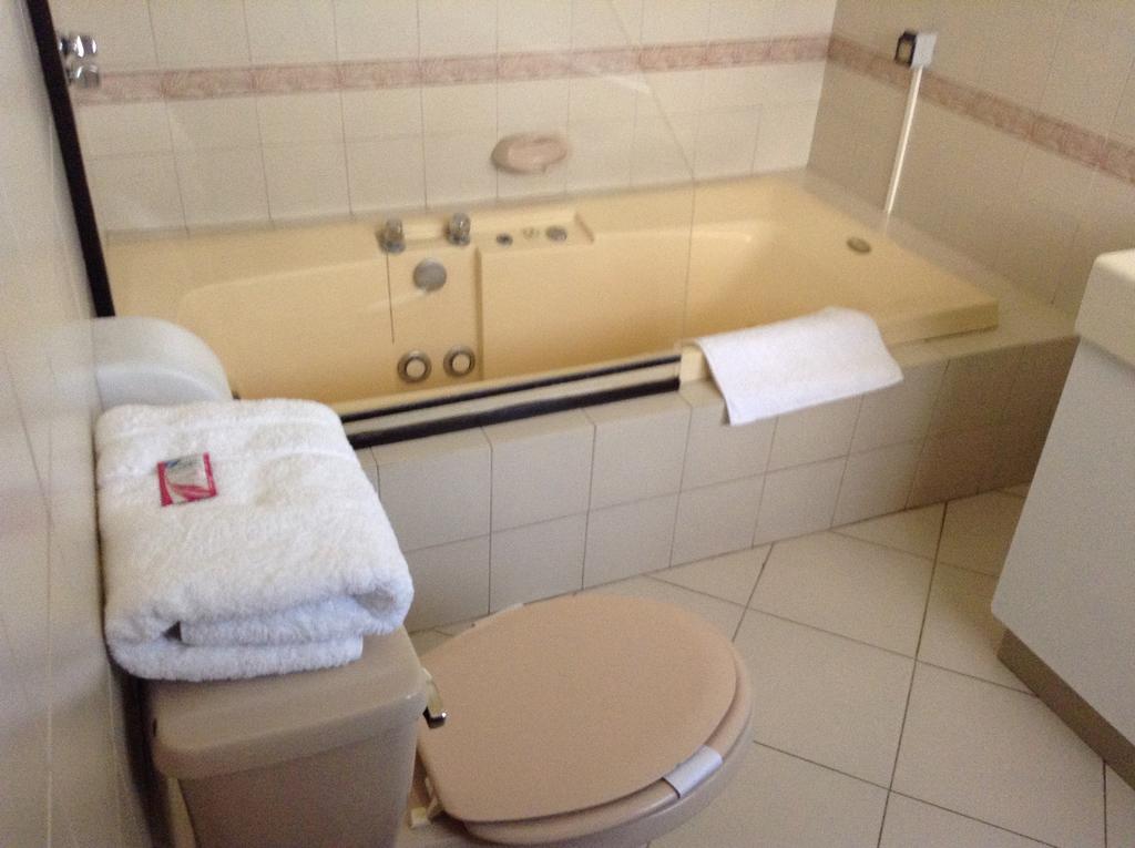 Hotel Alicante Чильян Экстерьер фото